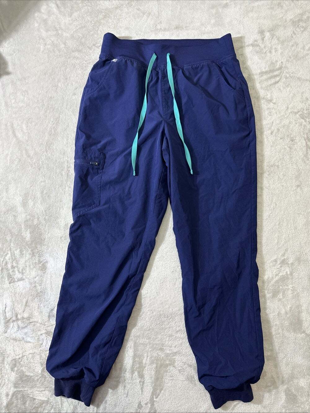 FIGS Technical Collection Womenโs Medium Navy Blue Slim Cargo Scrub Jogger Pants